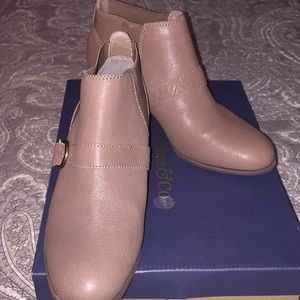 Bass tan bootie, size 9M